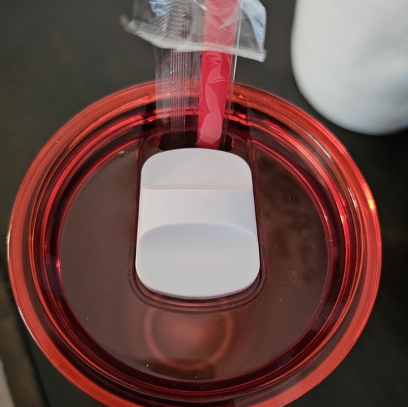 Disney Christmas theme tumbler. - Picture 4 of 5